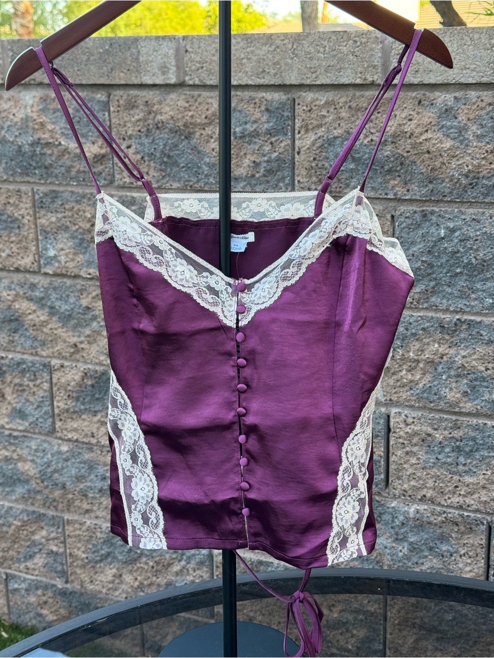 Kimchi Blue Candace Lace Trim Satin Cami
#urbanoutfitters
